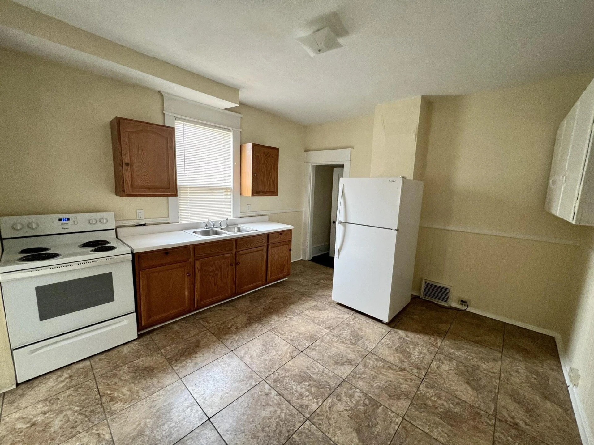 1202 Melrose AVE NW - Photo 19