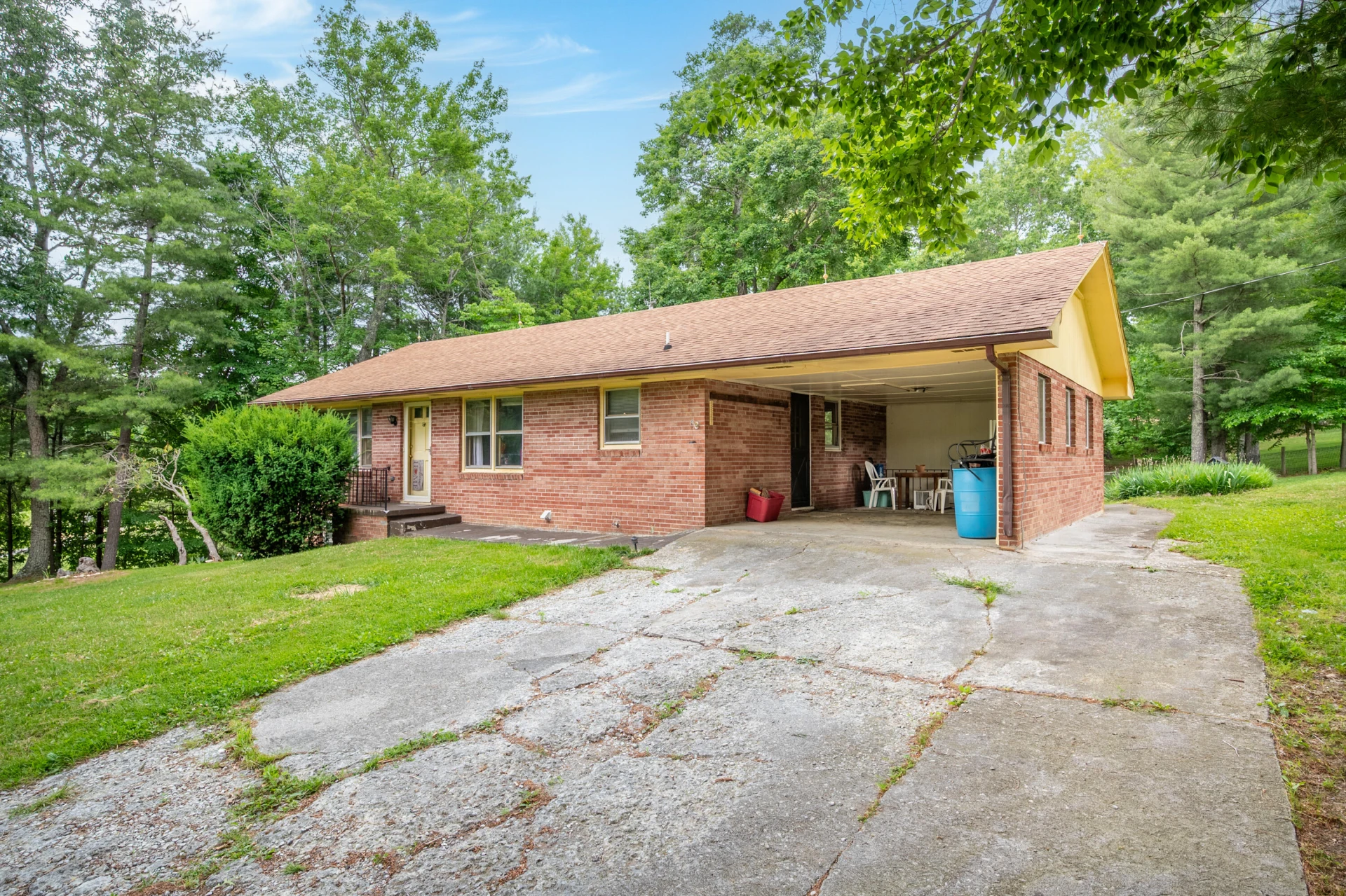3987 Webbs Mill RD N - Photo 2