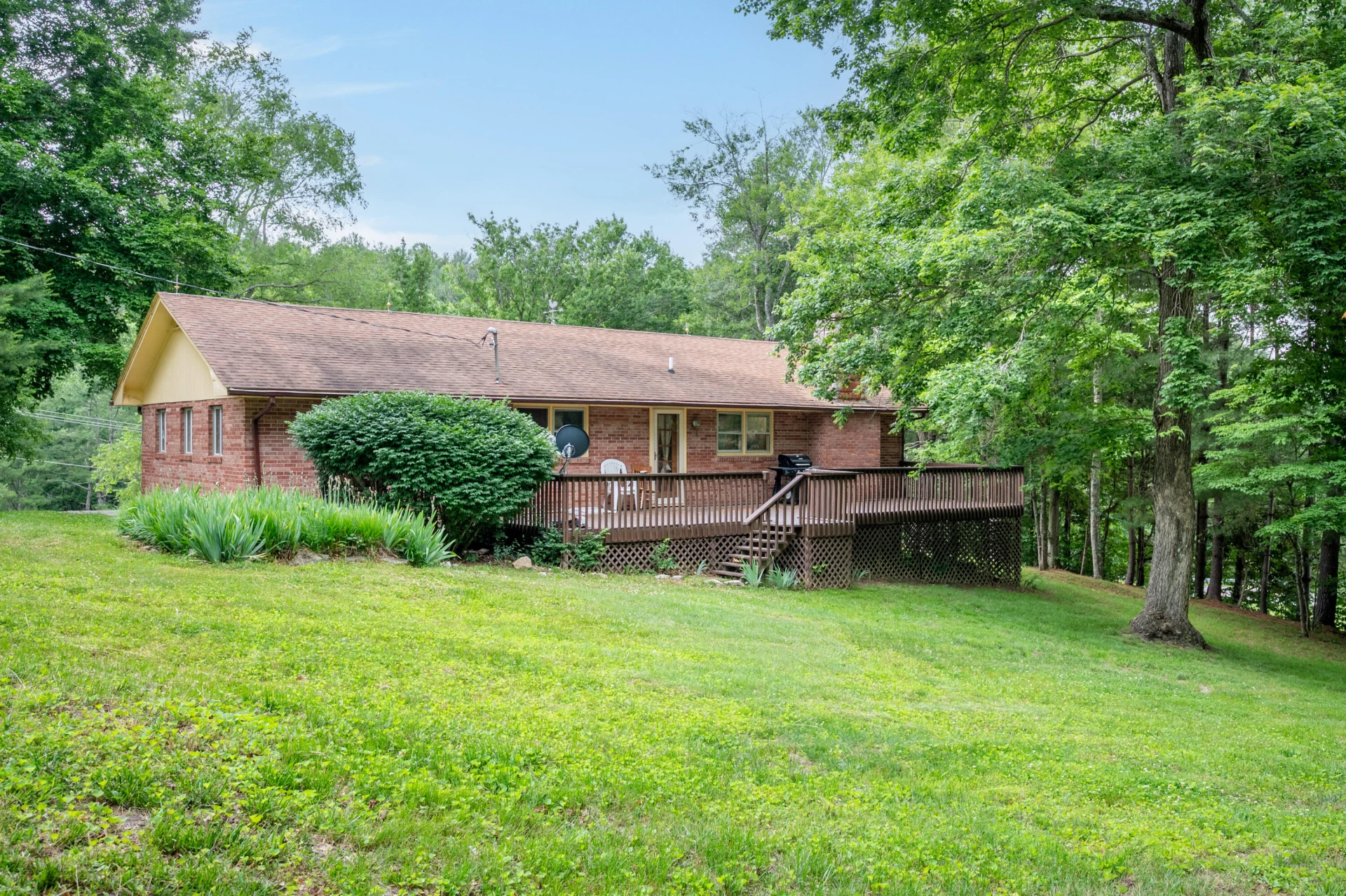 3987 Webbs Mill RD N - Photo 3