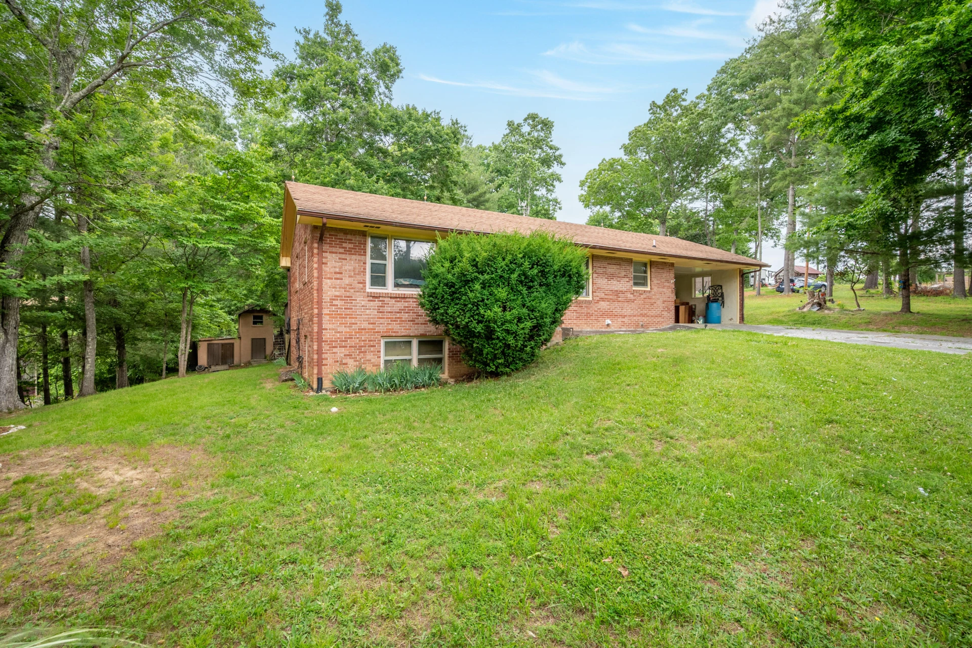 3987 Webbs Mill RD N - Photo 4