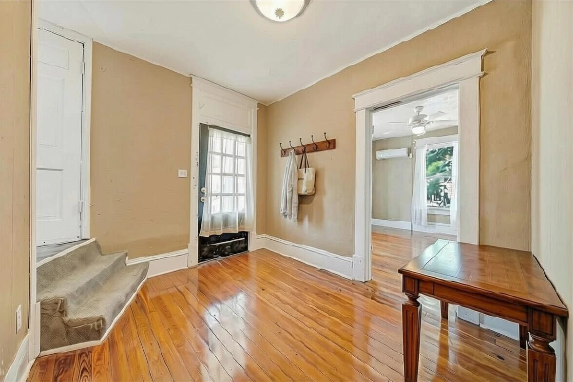 916 Madison AVE NW - Photo 7