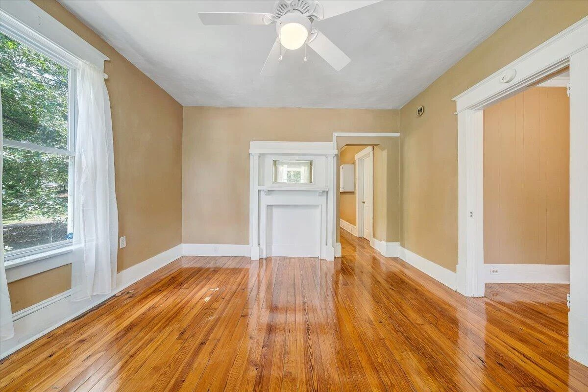 916 Madison AVE NW - Photo 15