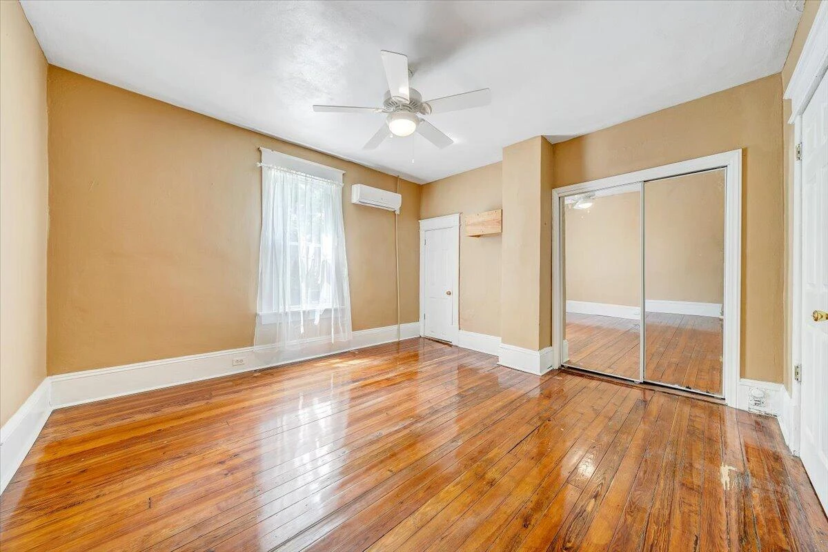 916 Madison AVE NW - Photo 17