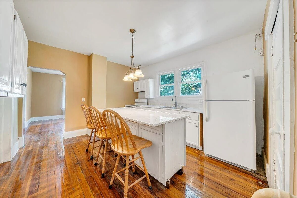 916 Madison AVE NW - Photo 20