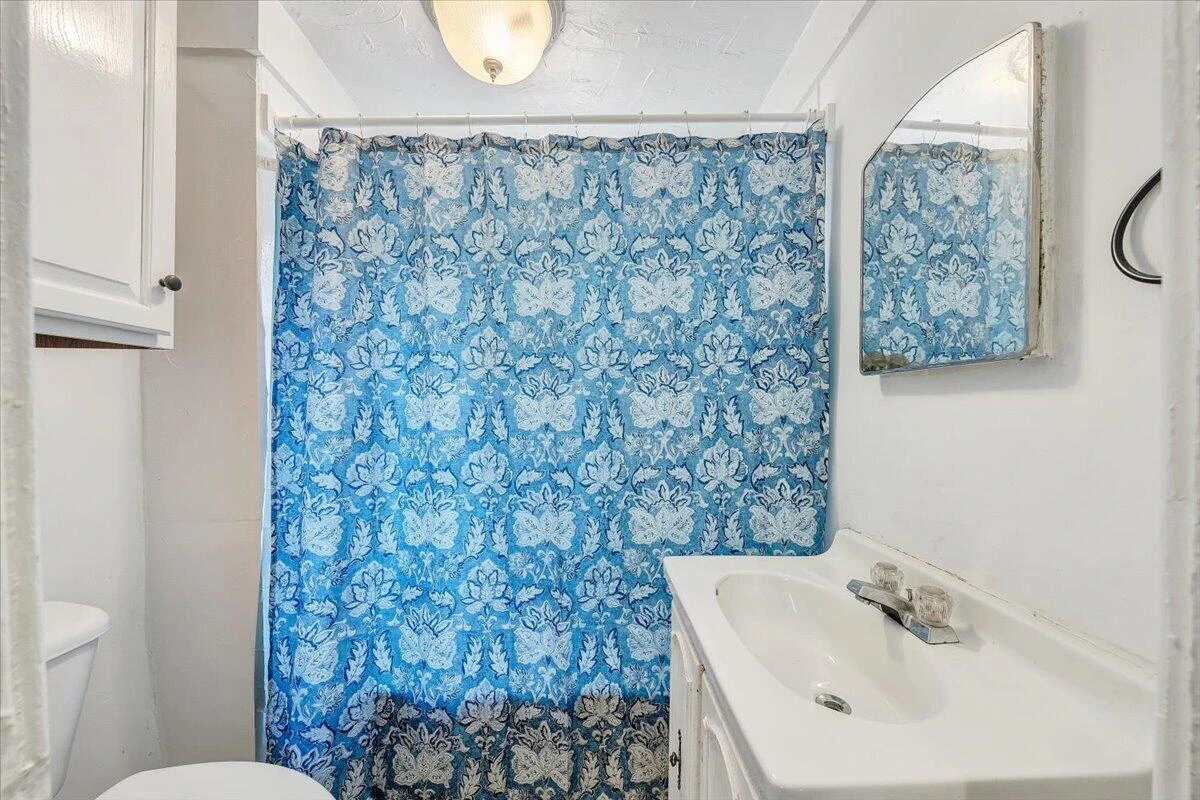 916 Madison AVE NW - Photo 22