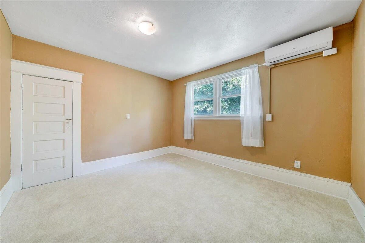 916 Madison AVE NW - Photo 28