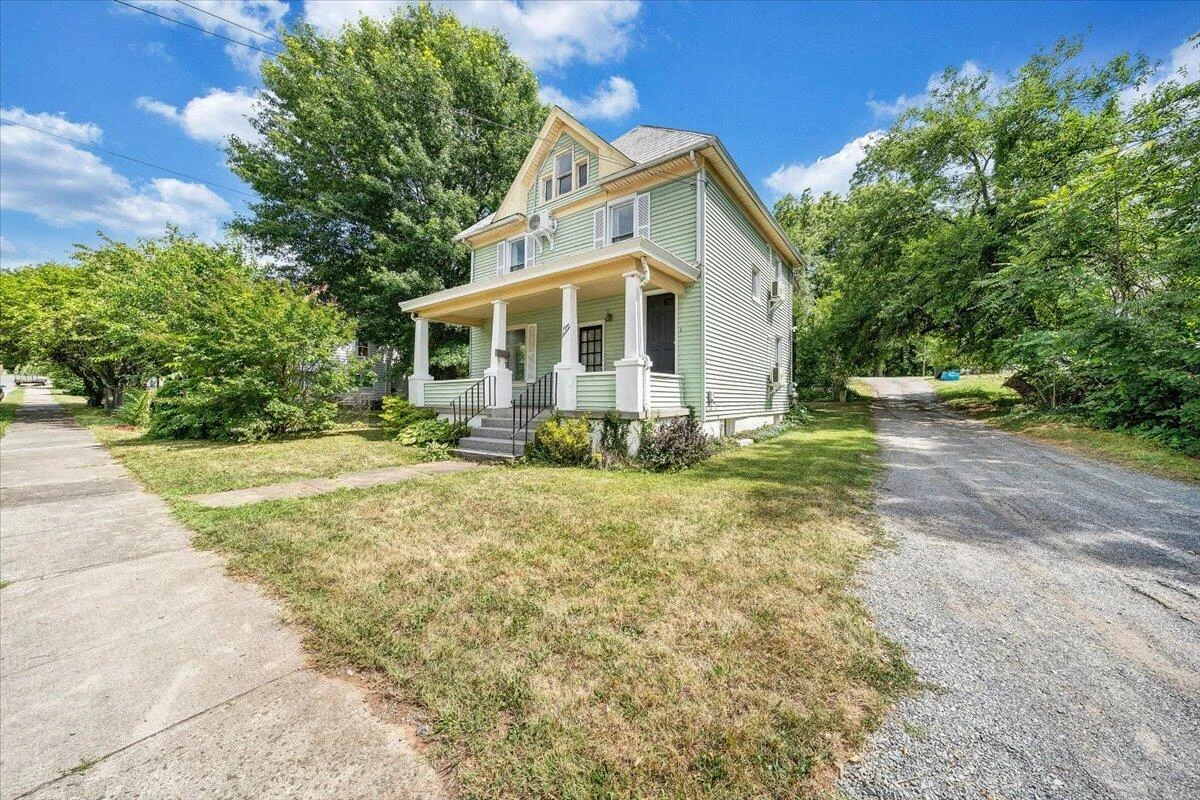 916 Madison AVE NW - Photo 56