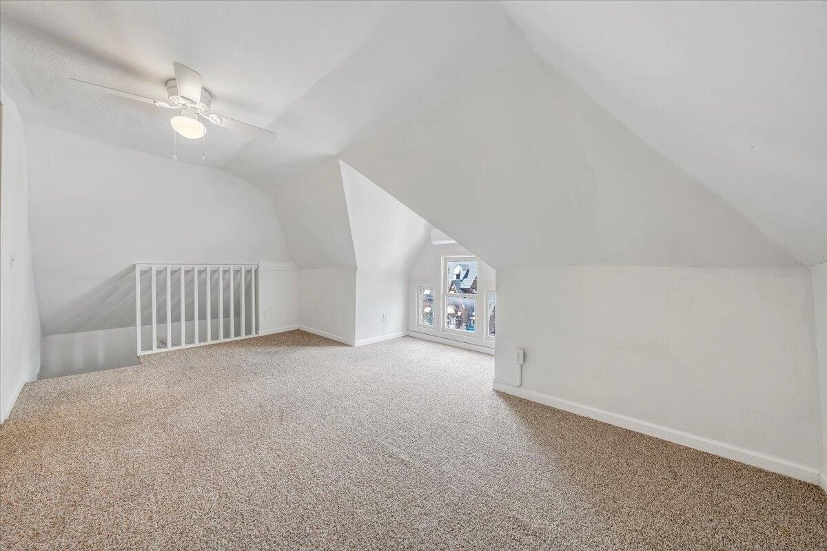 916 Madison AVE NW - Photo 43