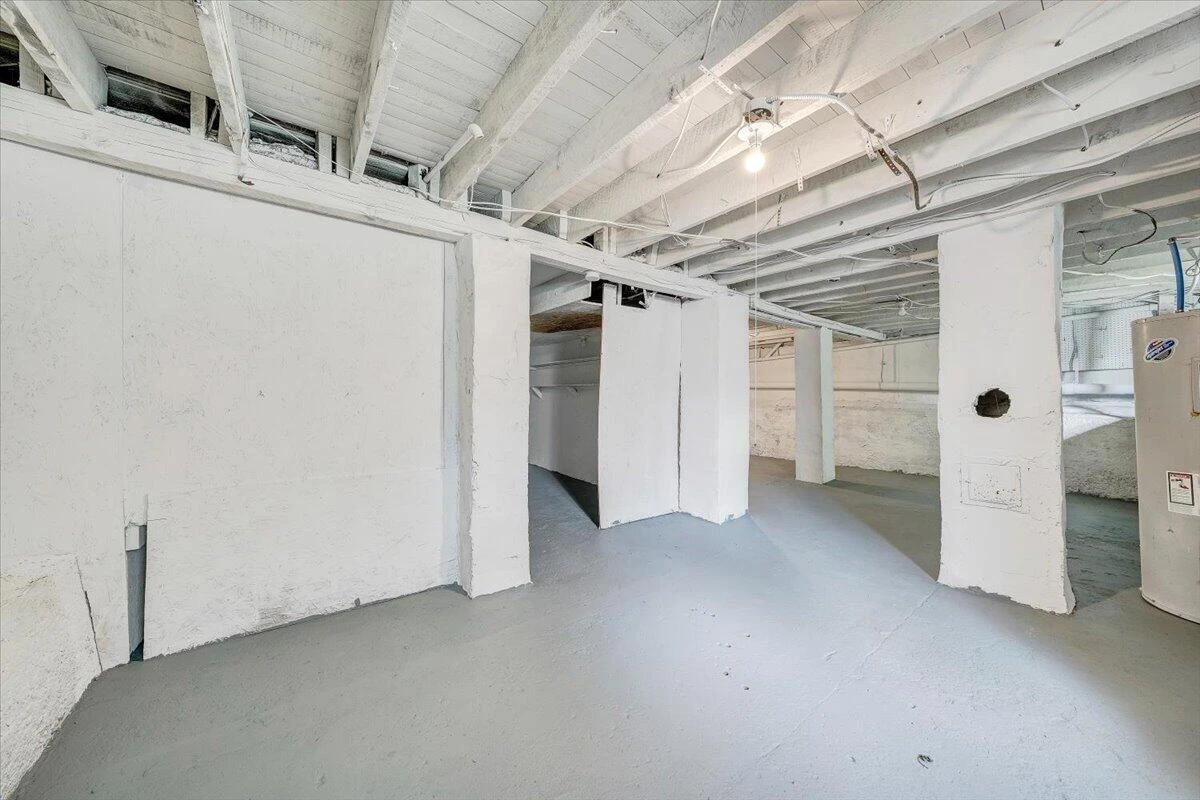 916 Madison AVE NW - Photo 49