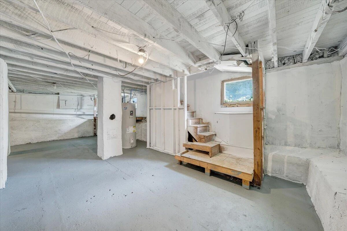 916 Madison AVE NW - Photo 50