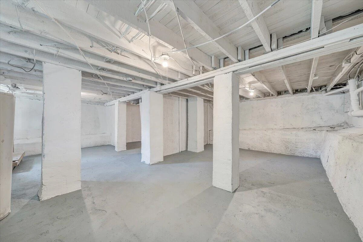 916 Madison AVE NW - Photo 51