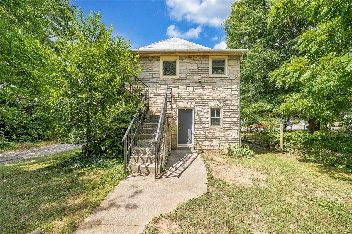 916 Madison AVE NW - Photo 52