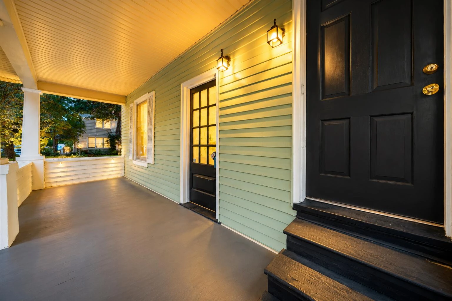 916 Madison AVE NW - Photo 3