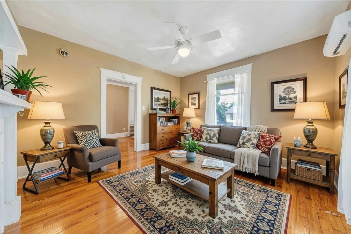916 Madison AVE NW - Photo 5