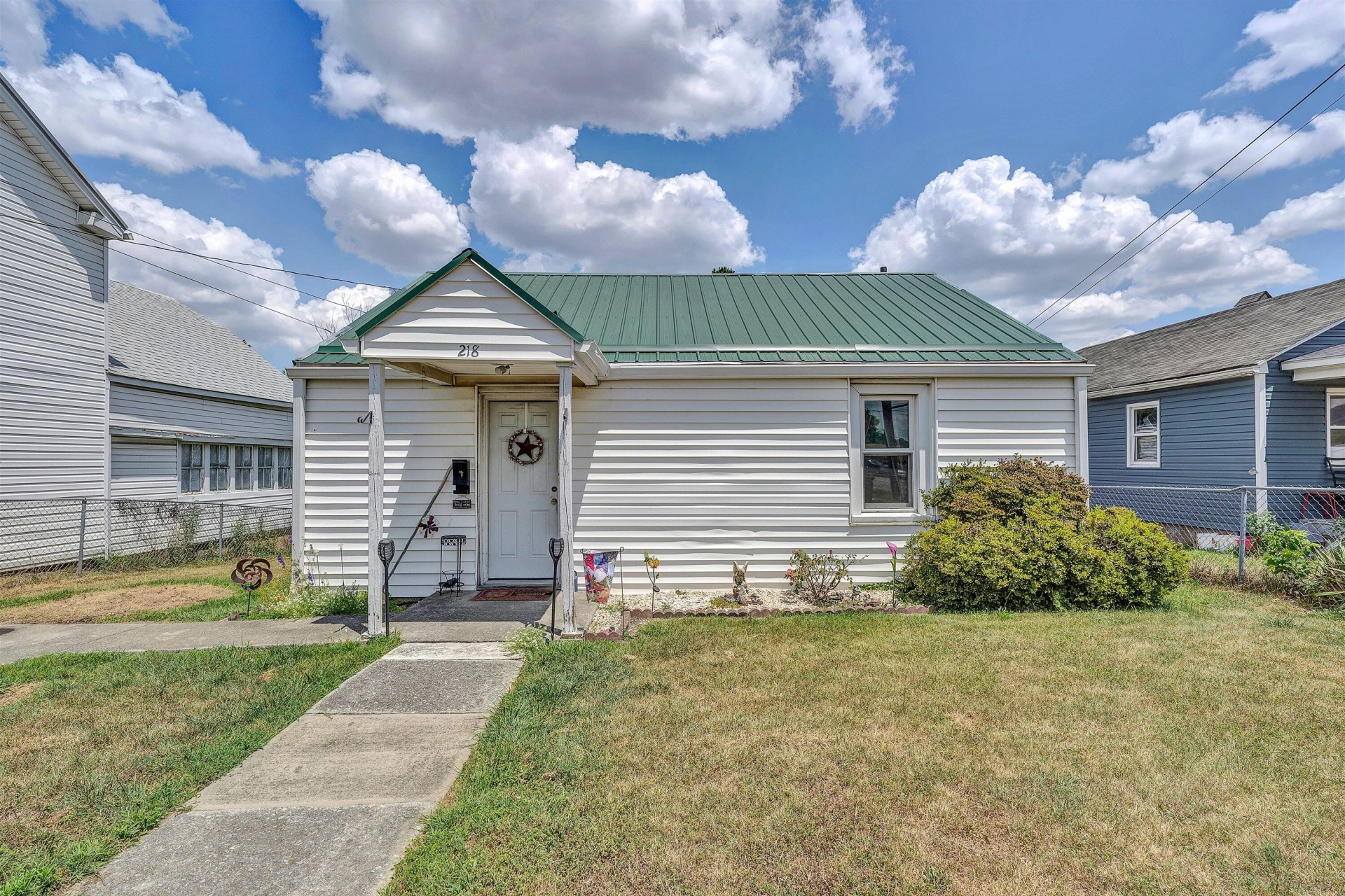 218 Maple ST