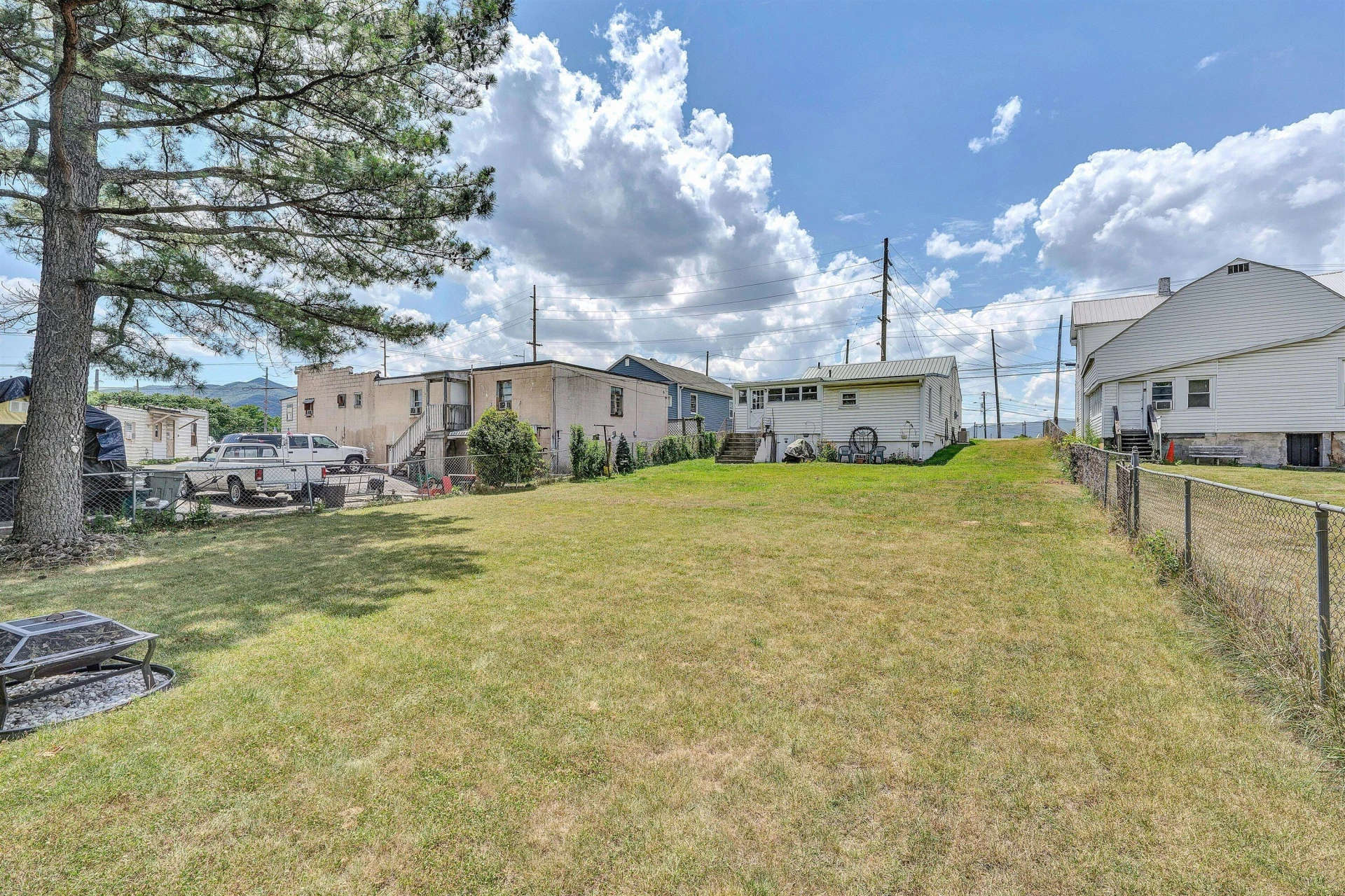 218 Maple ST - Photo 20