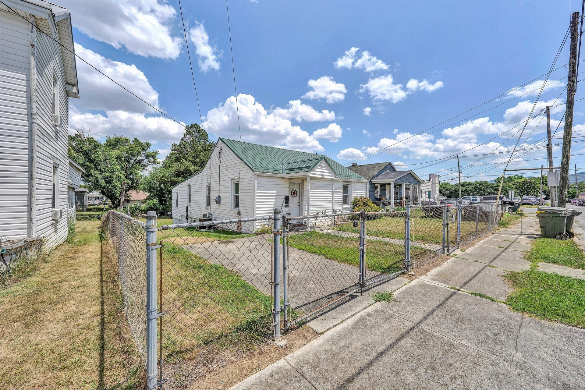 218 Maple ST - Photo 21