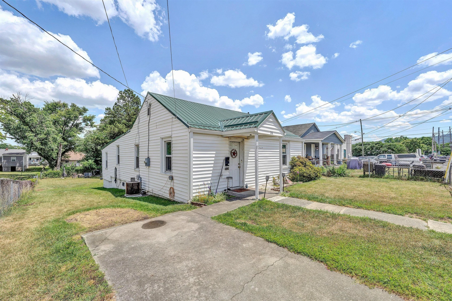 218 Maple ST - Photo 23