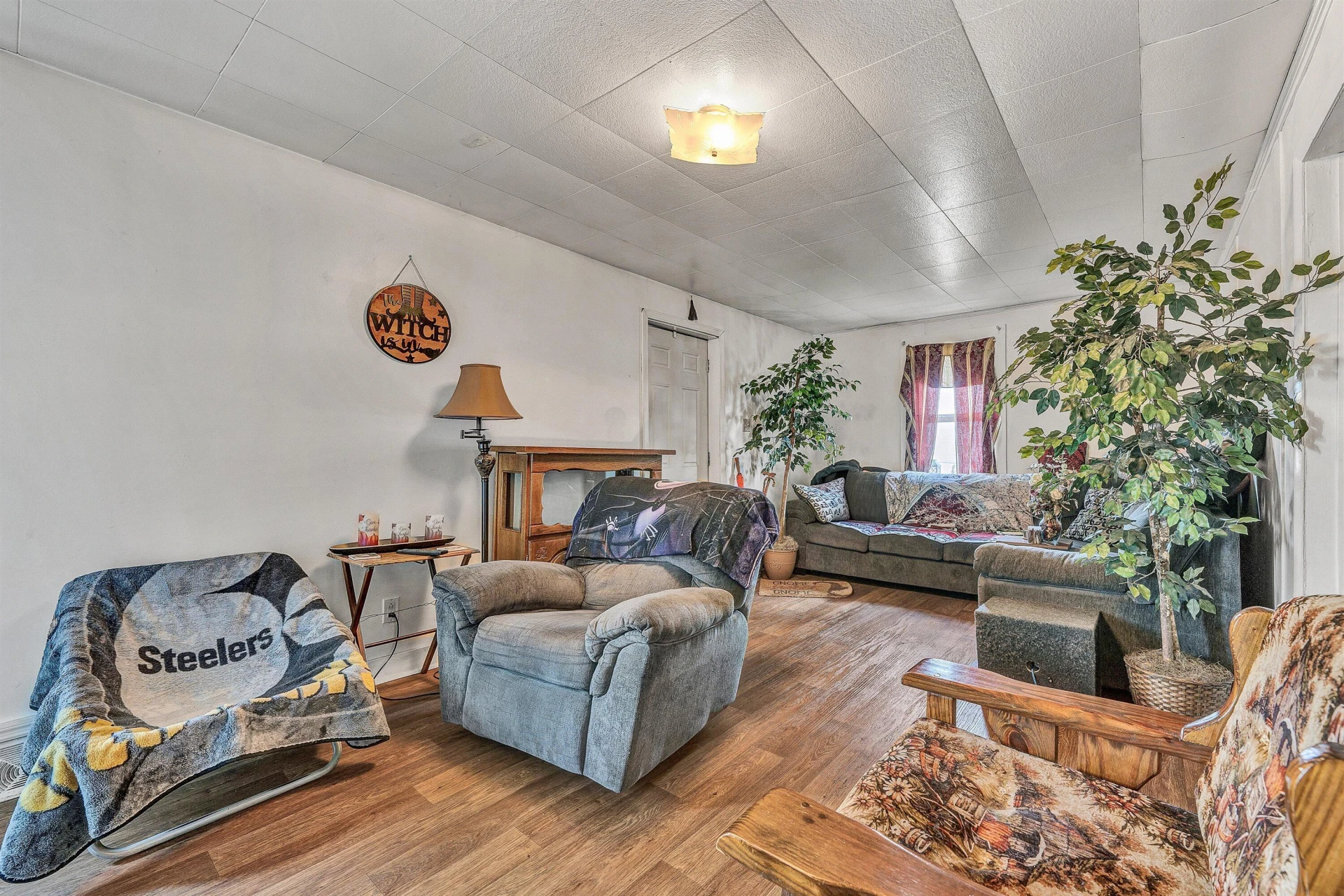 218 Maple ST - Photo 4