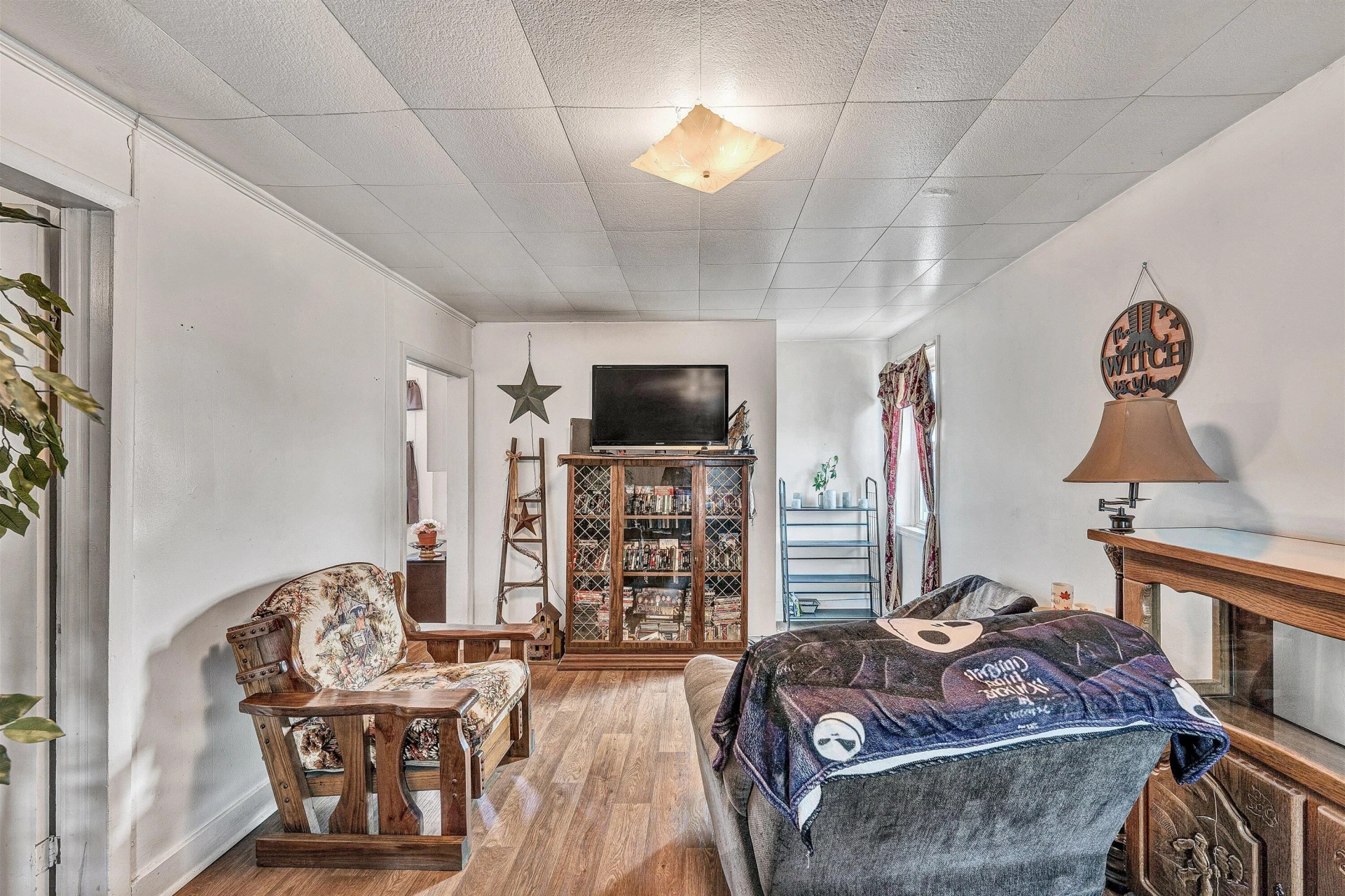 218 Maple ST - Photo 5