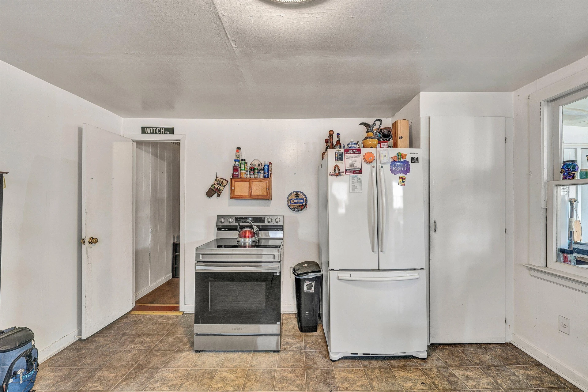 218 Maple ST - Photo 8