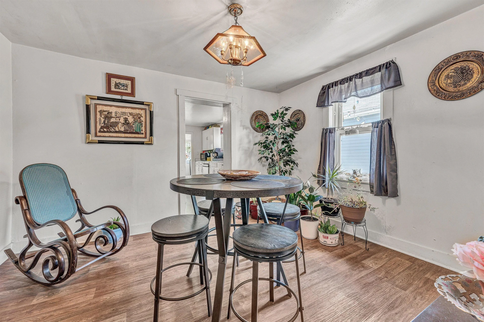 218 Maple ST - Photo 9