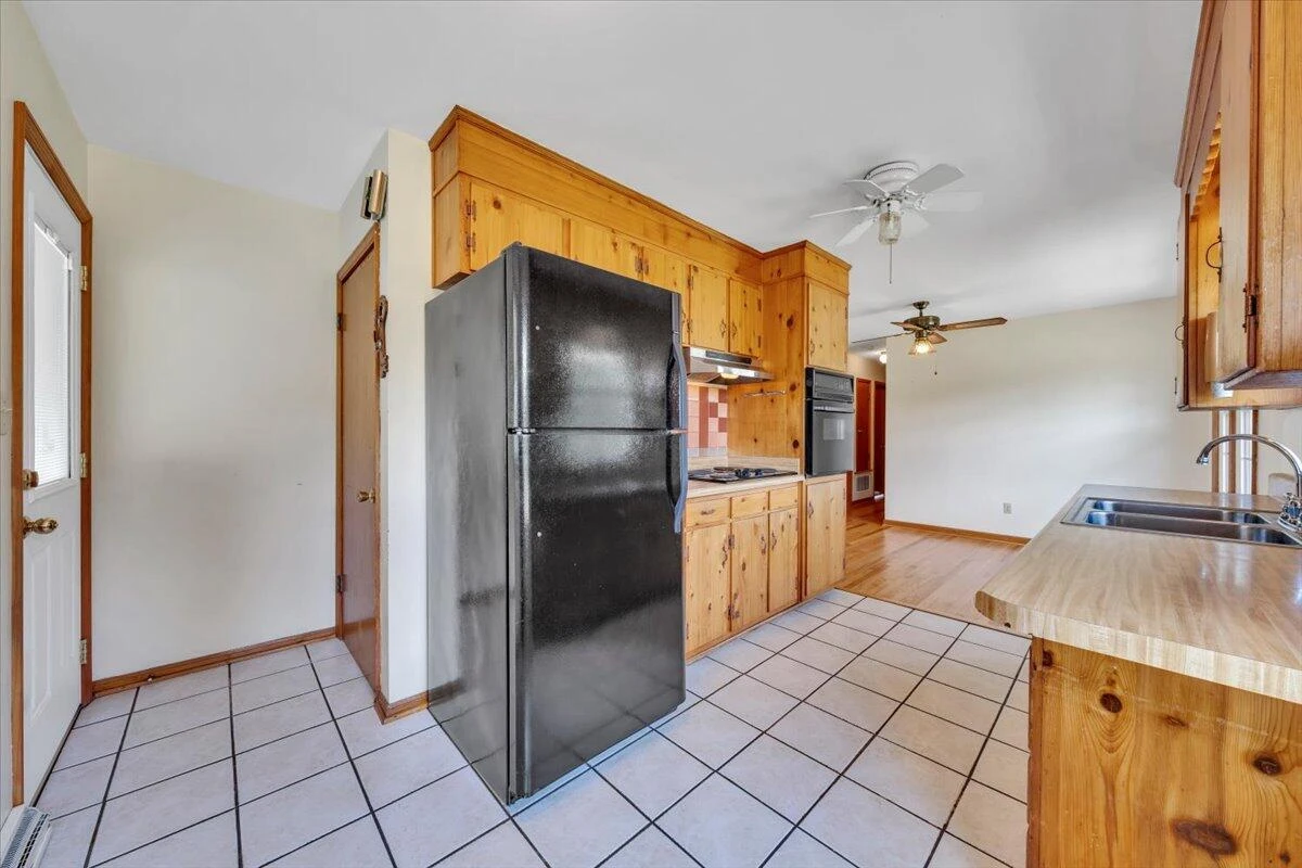 409 Decatur CIR - Photo 13