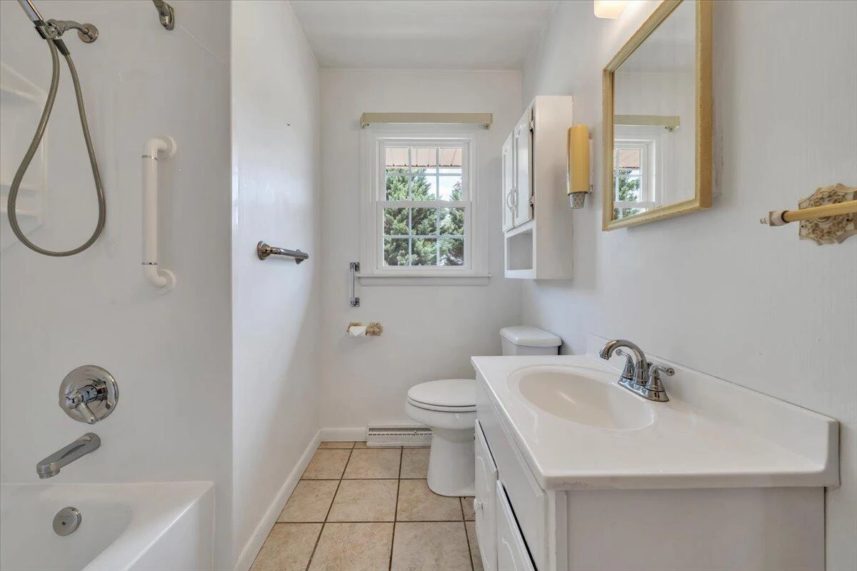 409 Decatur CIR - Photo 22