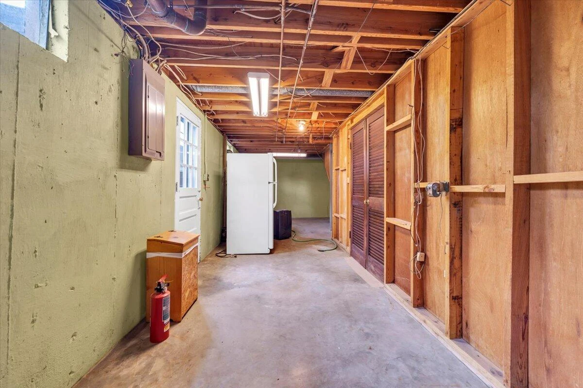 409 Decatur CIR - Photo 30
