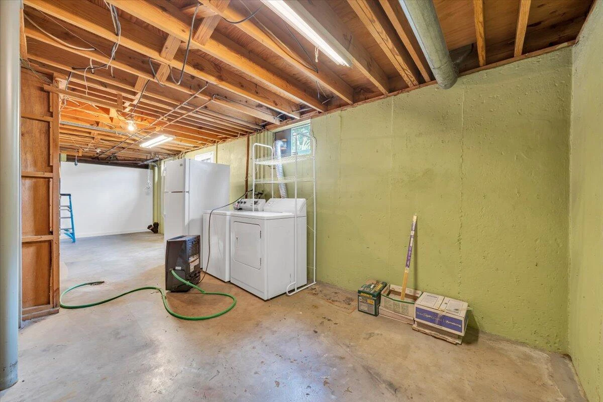 409 Decatur CIR - Photo 31