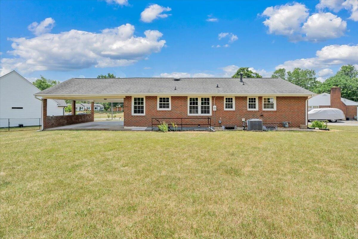 409 Decatur CIR - Photo 36