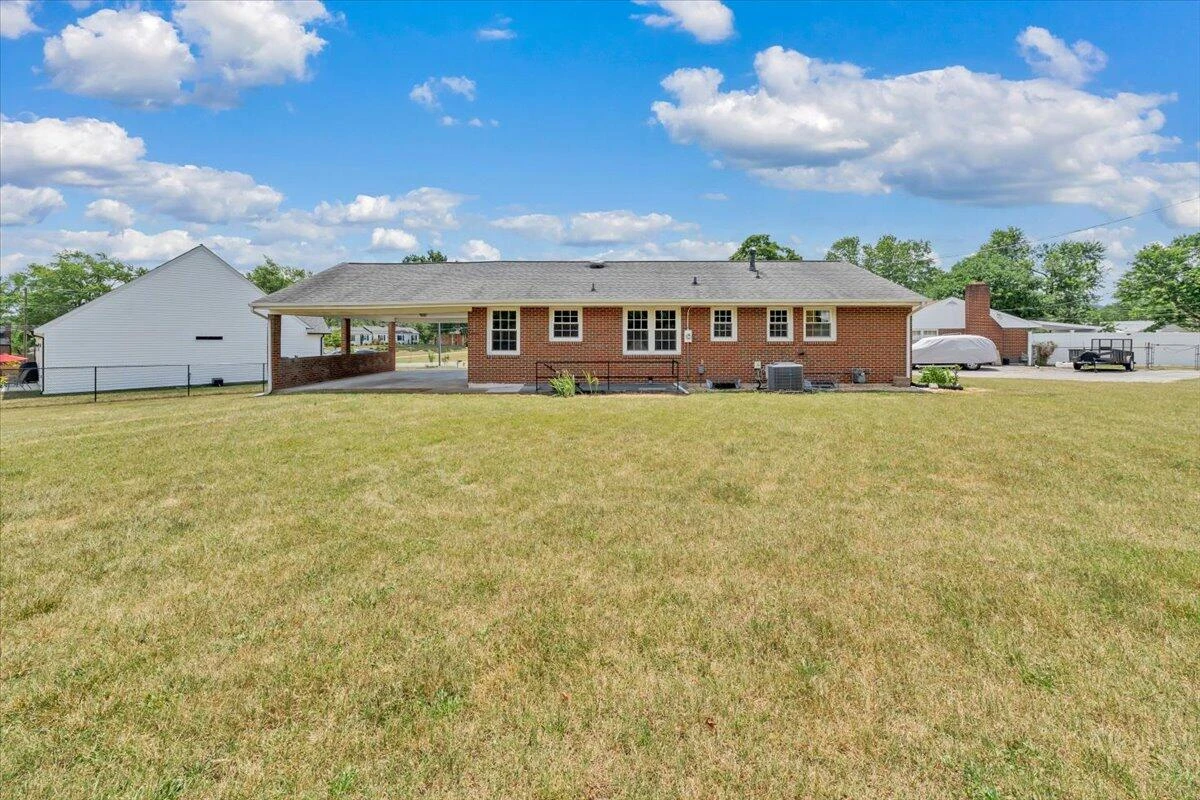 409 Decatur CIR - Photo 37