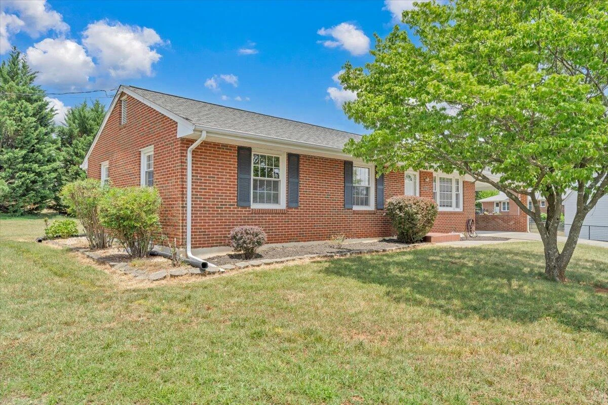 409 Decatur CIR - Photo 40