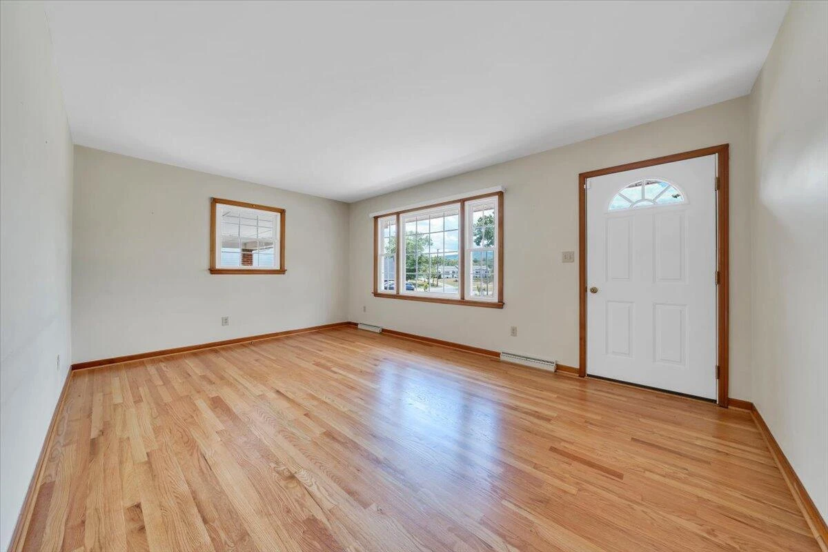 409 Decatur CIR - Photo 5