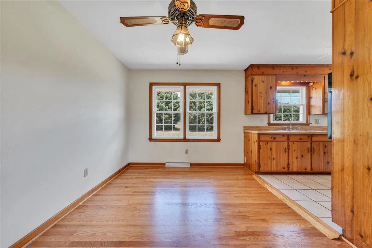409 Decatur CIR - Photo 7