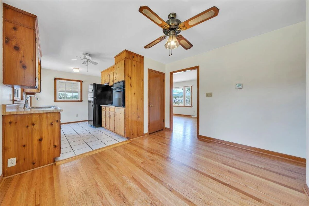 409 Decatur CIR - Photo 9