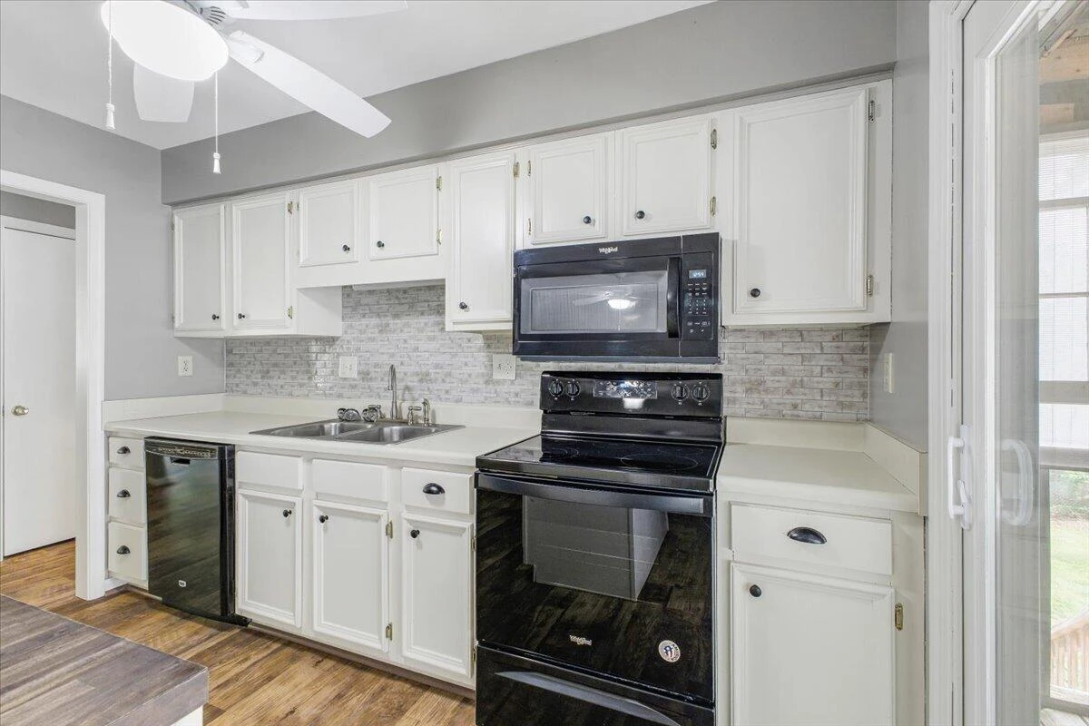 165 Beachmont DR - Photo 10