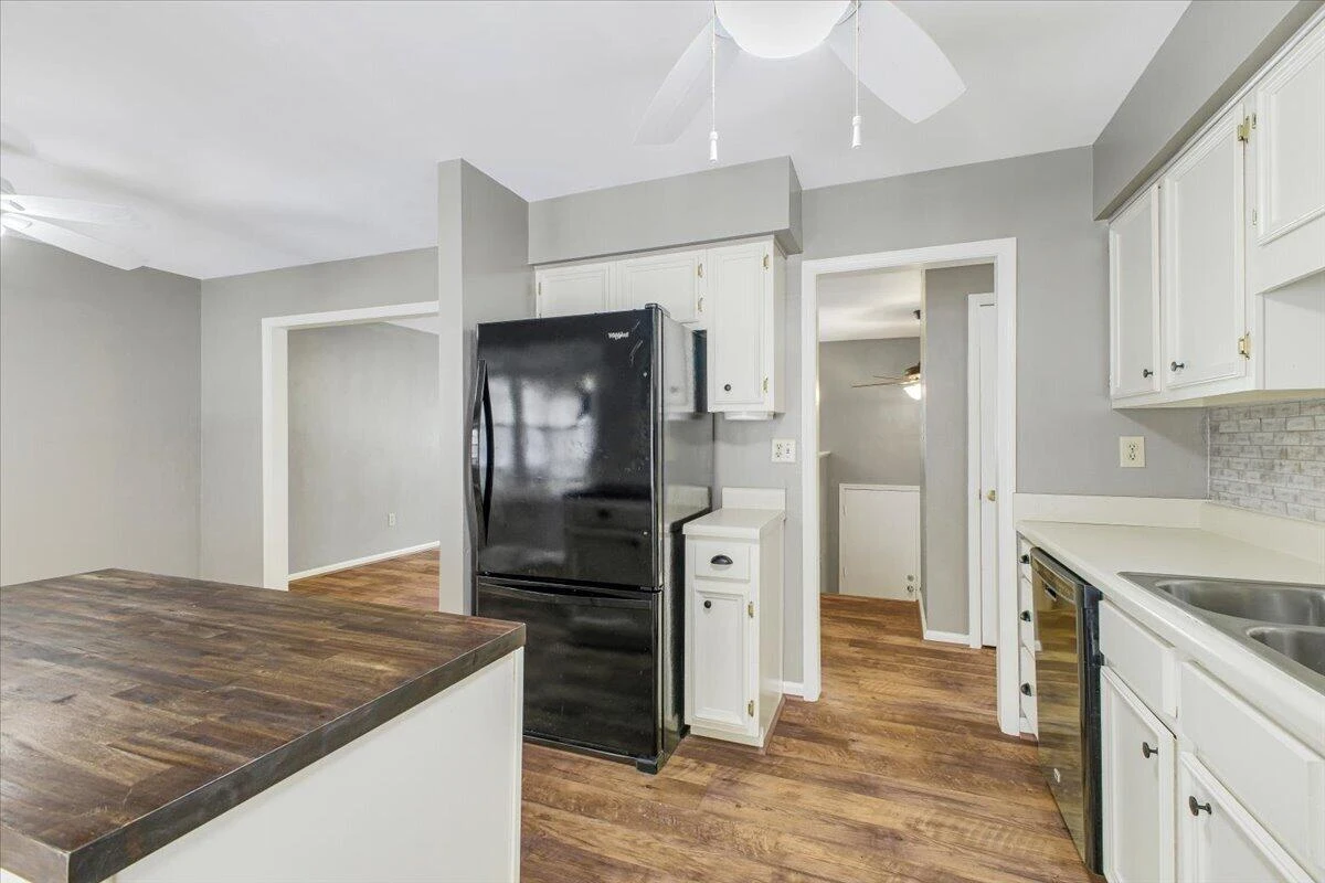165 Beachmont DR - Photo 11