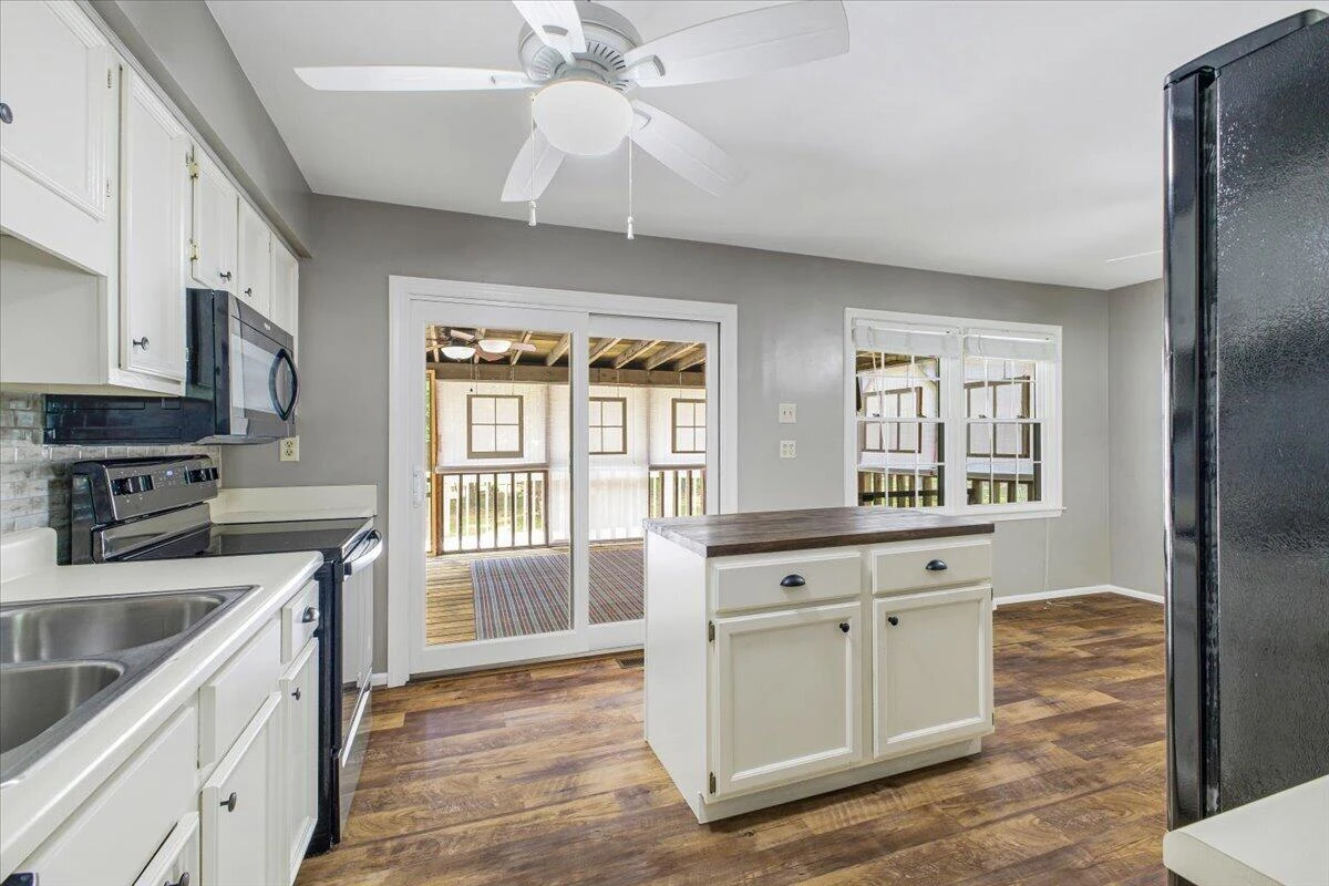 165 Beachmont DR - Photo 14