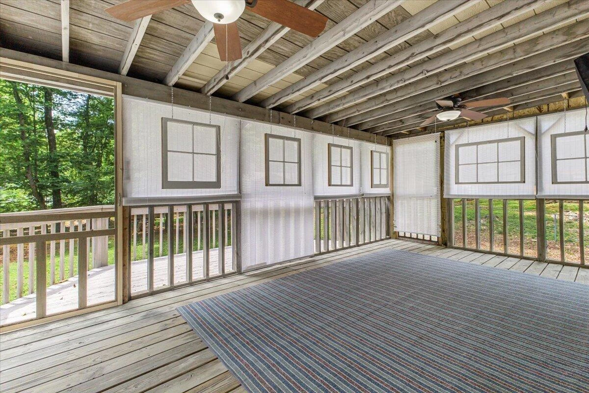 165 Beachmont DR - Photo 15