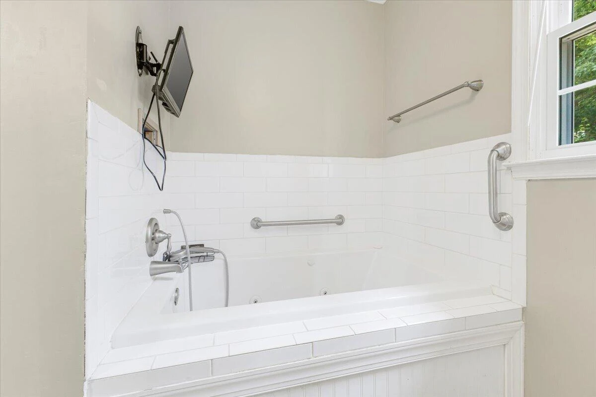165 Beachmont DR - Photo 19