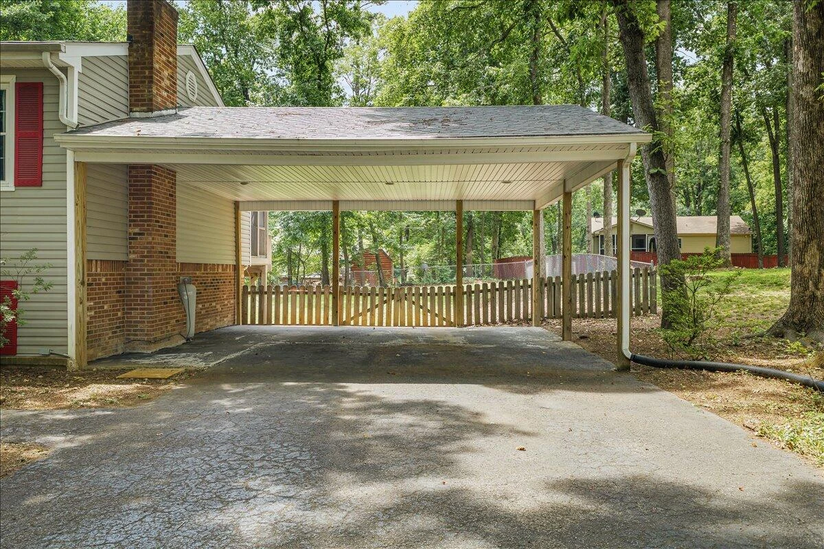 165 Beachmont DR - Photo 3