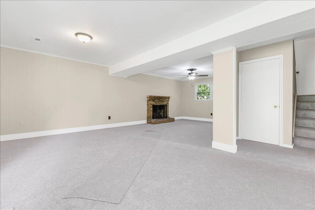 165 Beachmont DR - Photo 34