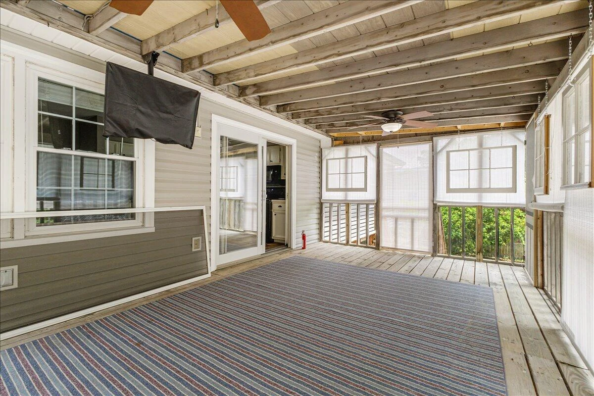 165 Beachmont DR - Photo 5