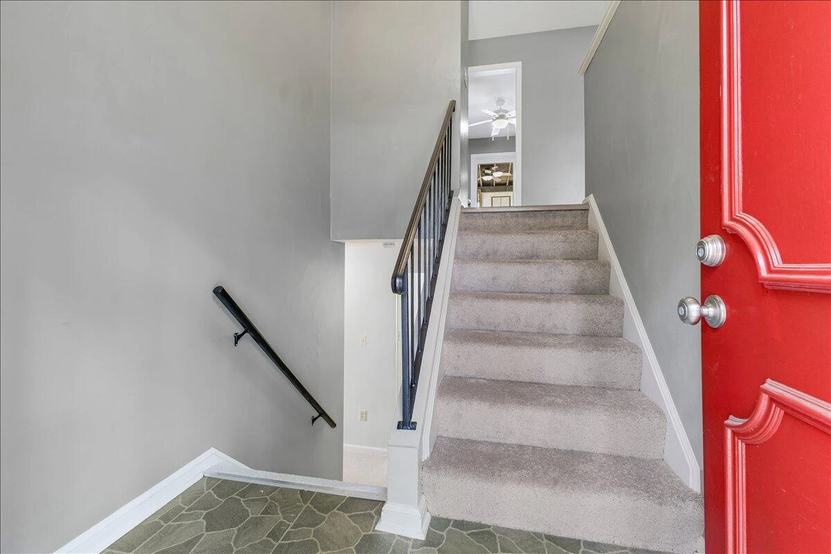 165 Beachmont DR - Photo 7