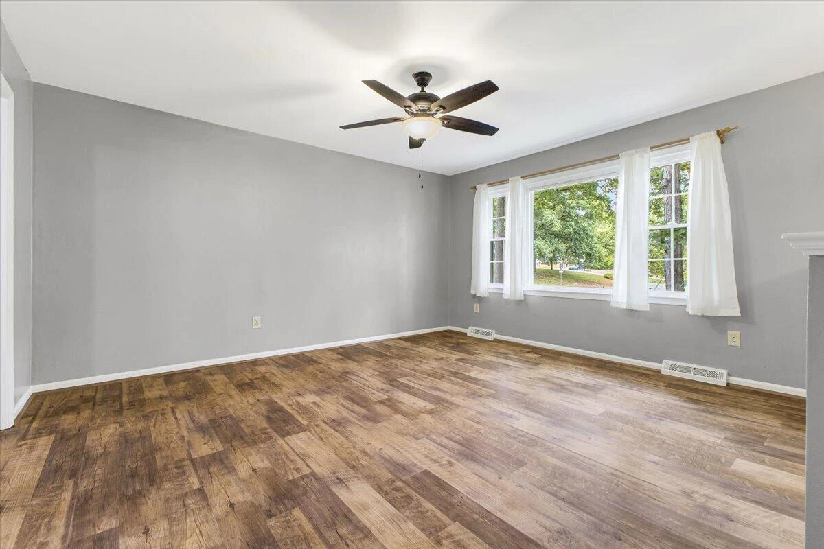 165 Beachmont DR - Photo 8
