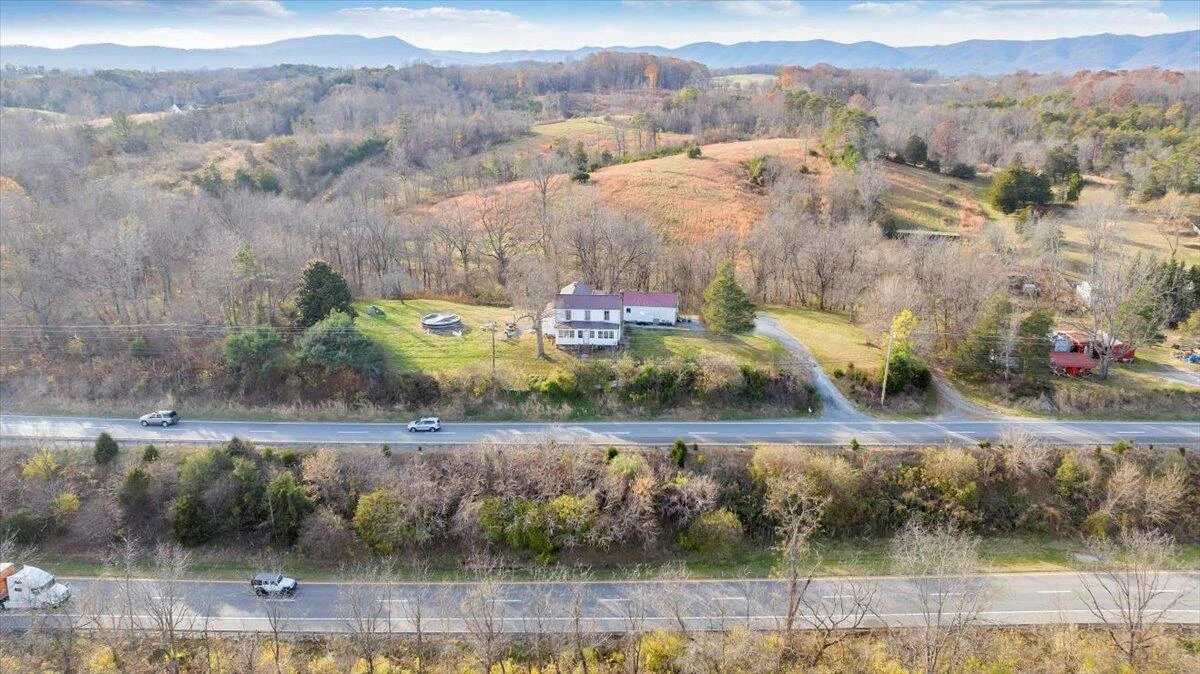 6457 Roanoke RD - Photo 3