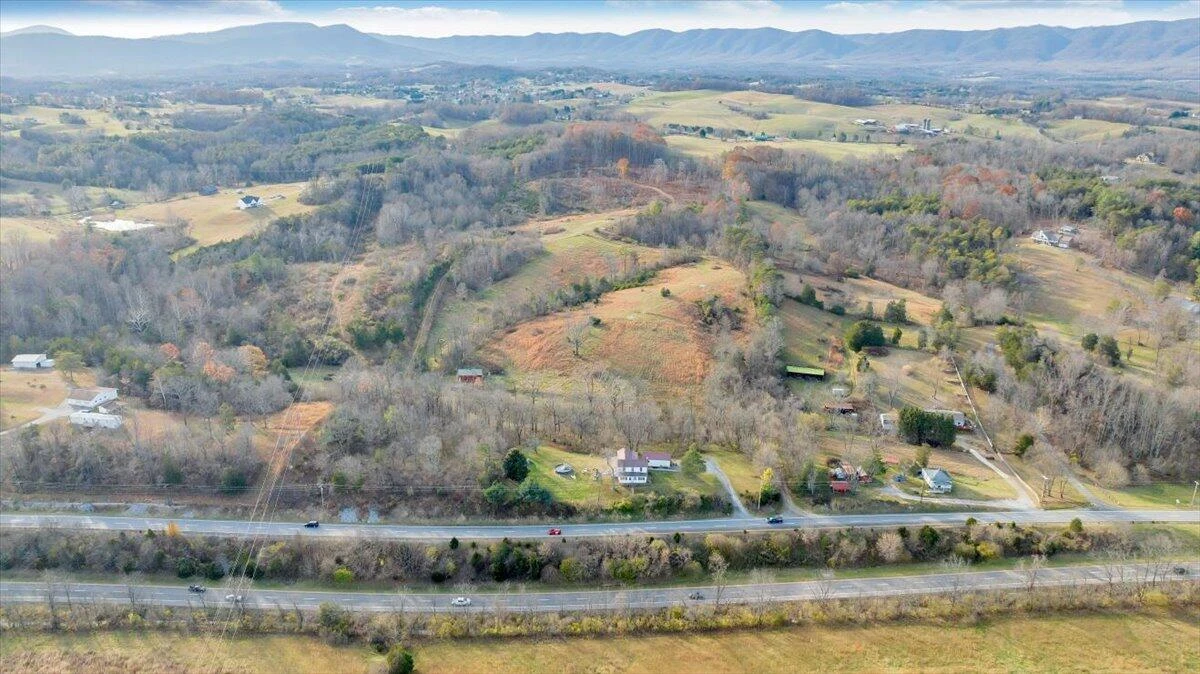 6457 Roanoke RD - Photo 32