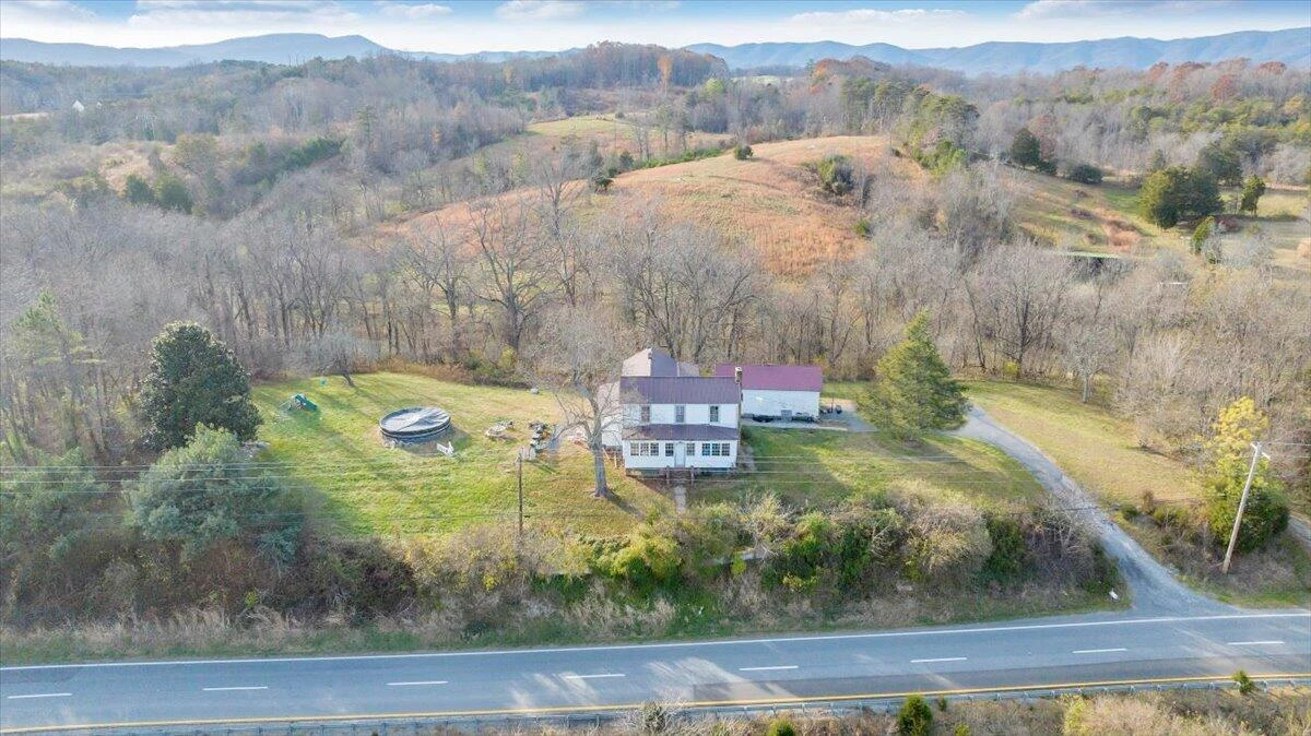 6457 Roanoke RD - Photo 4