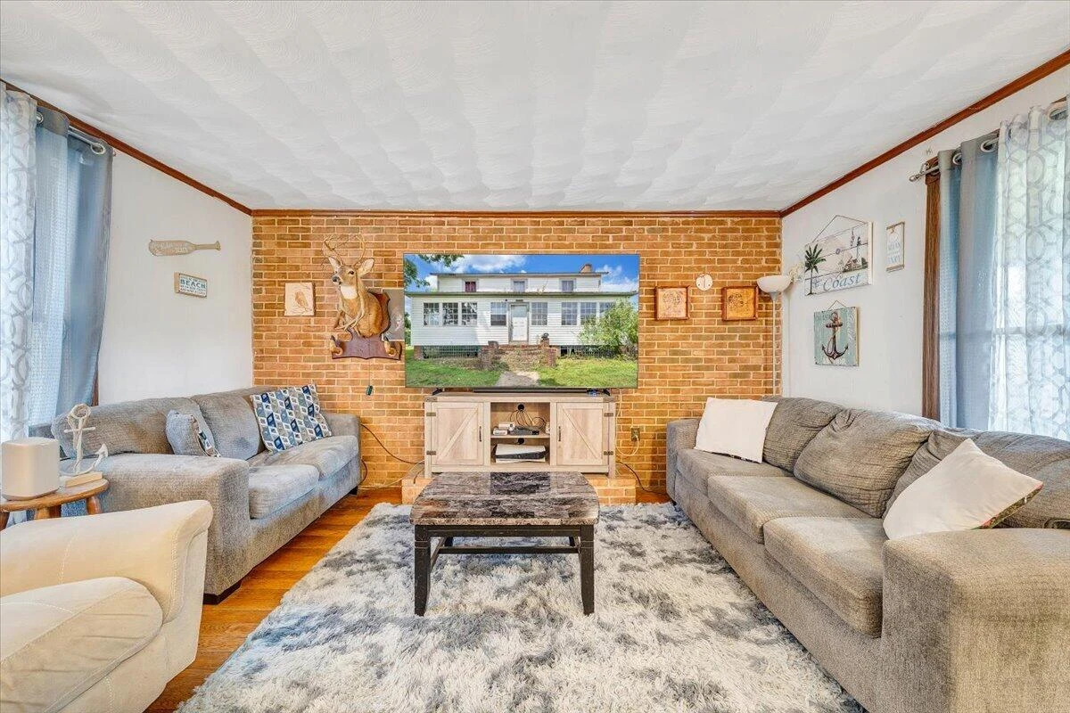 6457 Roanoke RD - Photo 8